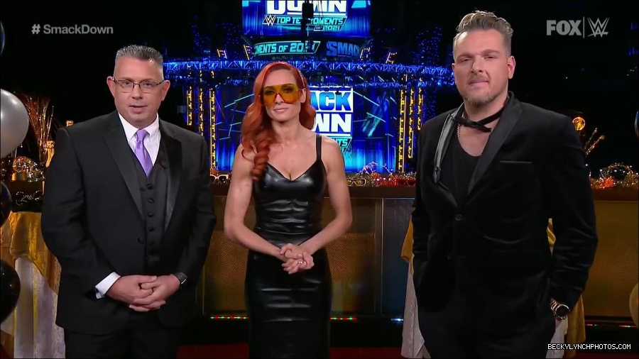 WWE_Friday_Night_SmackDown_2021_12_31_WWE_s_Top_Ten_Moments_Of_2021_720p_HDTV_x264-NWCHD_mp4_004465066.jpg