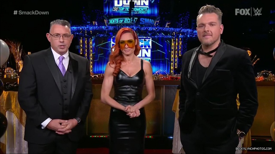 WWE_Friday_Night_SmackDown_2021_12_31_WWE_s_Top_Ten_Moments_Of_2021_720p_HDTV_x264-NWCHD_mp4_004465866.jpg