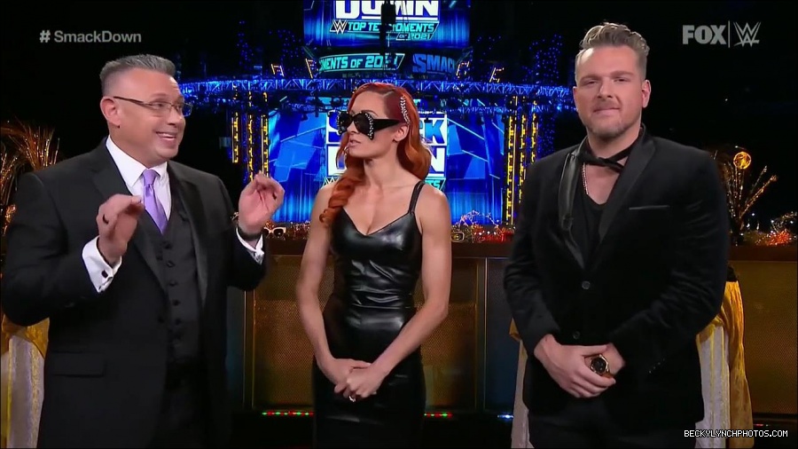 WWE_Friday_Night_SmackDown_2021_12_31_WWE_s_Top_Ten_Moments_Of_2021_720p_HDTV_x264-NWCHD_mp4_004680815.jpg
