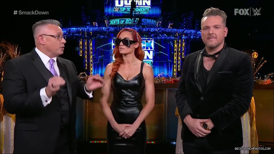 WWE_Friday_Night_SmackDown_2021_12_31_WWE_s_Top_Ten_Moments_Of_2021_720p_HDTV_x264-NWCHD_mp4_004681216.jpg