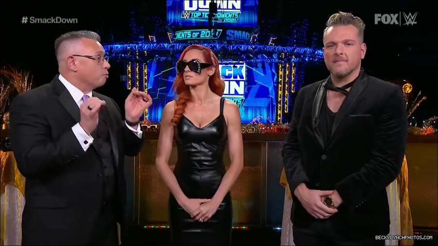 WWE_Friday_Night_SmackDown_2021_12_31_WWE_s_Top_Ten_Moments_Of_2021_720p_HDTV_x264-NWCHD_mp4_004681616.jpg