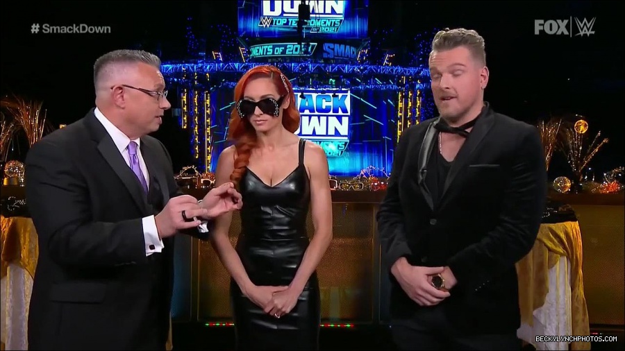 WWE_Friday_Night_SmackDown_2021_12_31_WWE_s_Top_Ten_Moments_Of_2021_720p_HDTV_x264-NWCHD_mp4_004683218.jpg