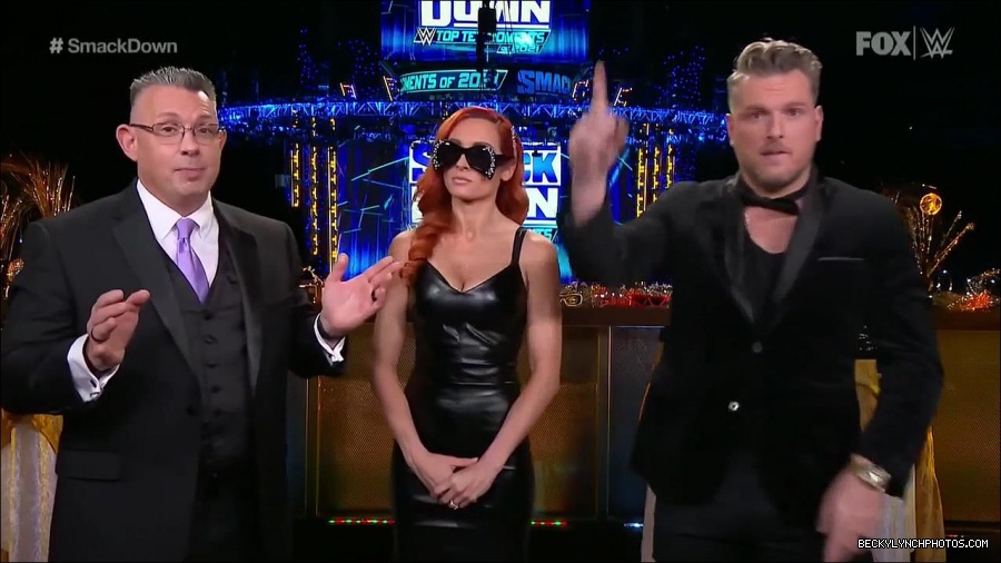 WWE_Friday_Night_SmackDown_2021_12_31_WWE_s_Top_Ten_Moments_Of_2021_720p_HDTV_x264-NWCHD_mp4_004684019.jpg