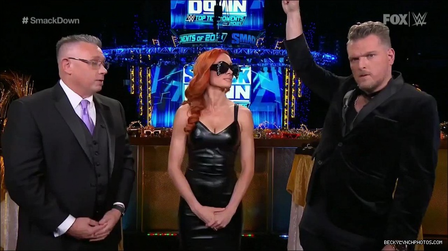 WWE_Friday_Night_SmackDown_2021_12_31_WWE_s_Top_Ten_Moments_Of_2021_720p_HDTV_x264-NWCHD_mp4_004686421.jpg