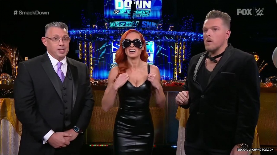 WWE_Friday_Night_SmackDown_2021_12_31_WWE_s_Top_Ten_Moments_Of_2021_720p_HDTV_x264-NWCHD_mp4_004692427.jpg