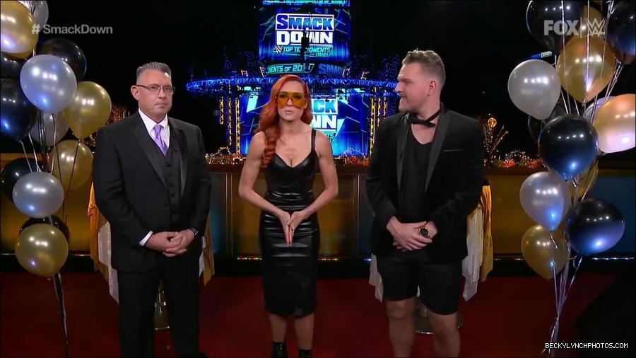 WWE_Friday_Night_SmackDown_2021_12_31_WWE_s_Top_Ten_Moments_Of_2021_720p_HDTV_x264-NWCHD_mp4_005250551.jpg