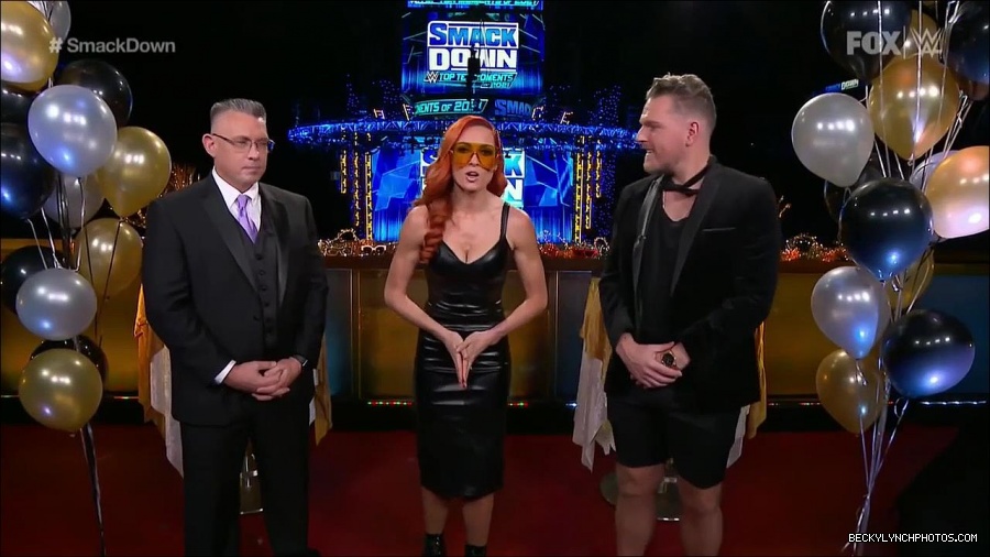 WWE_Friday_Night_SmackDown_2021_12_31_WWE_s_Top_Ten_Moments_Of_2021_720p_HDTV_x264-NWCHD_mp4_005250952.jpg