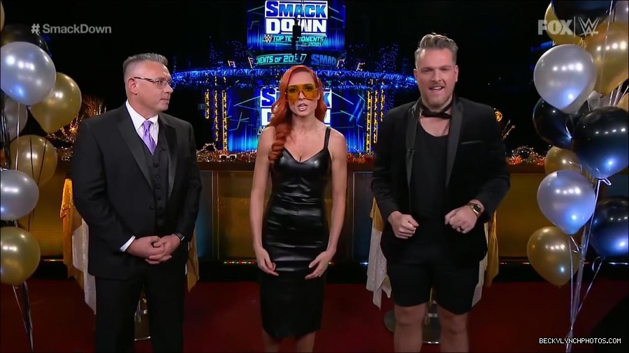 WWE_Friday_Night_SmackDown_2021_12_31_WWE_s_Top_Ten_Moments_Of_2021_720p_HDTV_x264-NWCHD_mp4_005254956.jpg