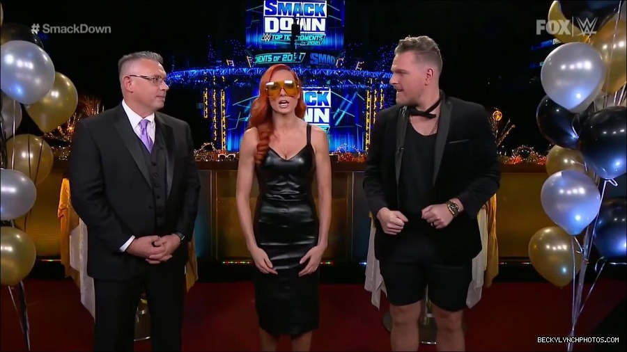 WWE_Friday_Night_SmackDown_2021_12_31_WWE_s_Top_Ten_Moments_Of_2021_720p_HDTV_x264-NWCHD_mp4_005255356.jpg