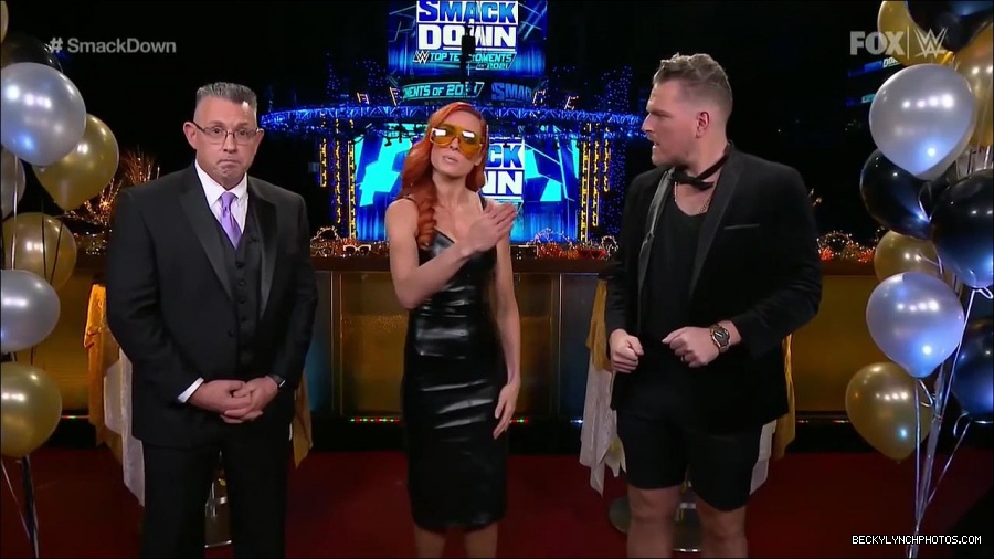 WWE_Friday_Night_SmackDown_2021_12_31_WWE_s_Top_Ten_Moments_Of_2021_720p_HDTV_x264-NWCHD_mp4_005256157.jpg