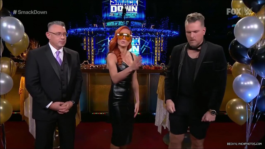 WWE_Friday_Night_SmackDown_2021_12_31_WWE_s_Top_Ten_Moments_Of_2021_720p_HDTV_x264-NWCHD_mp4_005257358.jpg