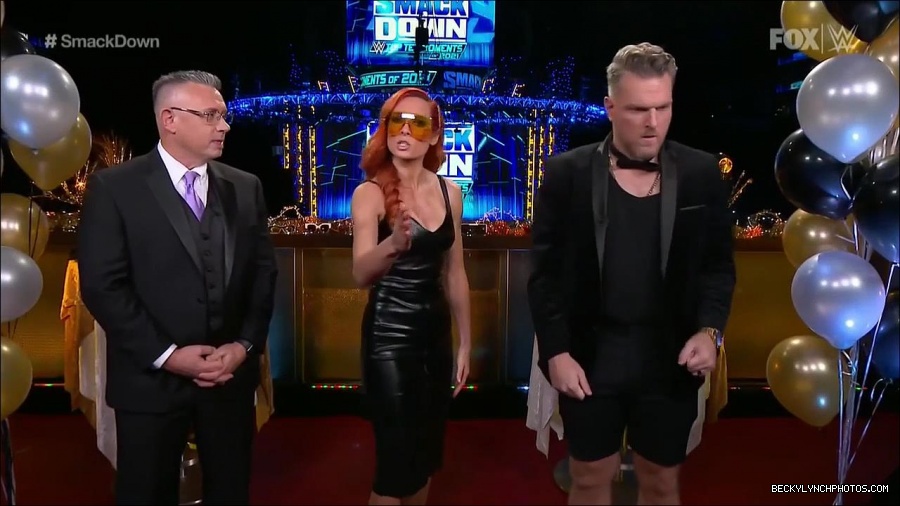 WWE_Friday_Night_SmackDown_2021_12_31_WWE_s_Top_Ten_Moments_Of_2021_720p_HDTV_x264-NWCHD_mp4_005257758.jpg