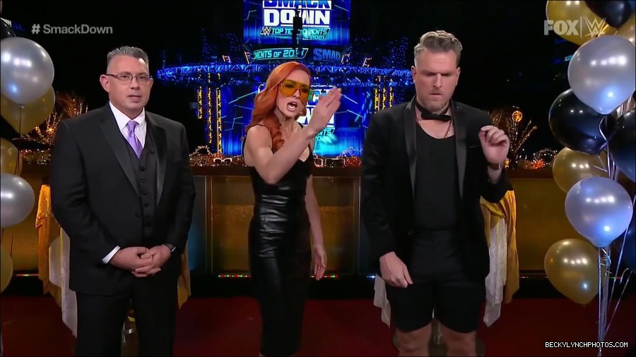 WWE_Friday_Night_SmackDown_2021_12_31_WWE_s_Top_Ten_Moments_Of_2021_720p_HDTV_x264-NWCHD_mp4_005258960.jpg