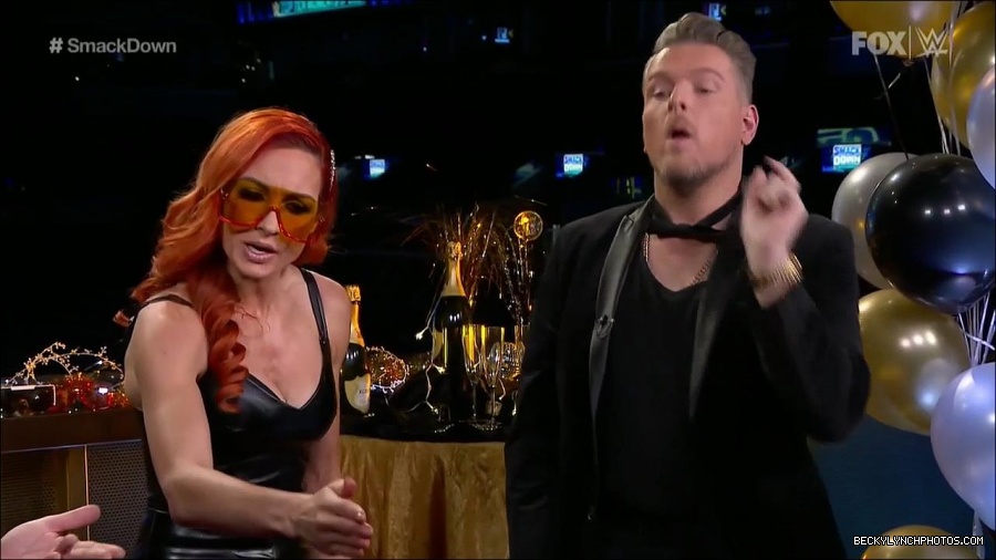 WWE_Friday_Night_SmackDown_2021_12_31_WWE_s_Top_Ten_Moments_Of_2021_720p_HDTV_x264-NWCHD_mp4_005261362.jpg