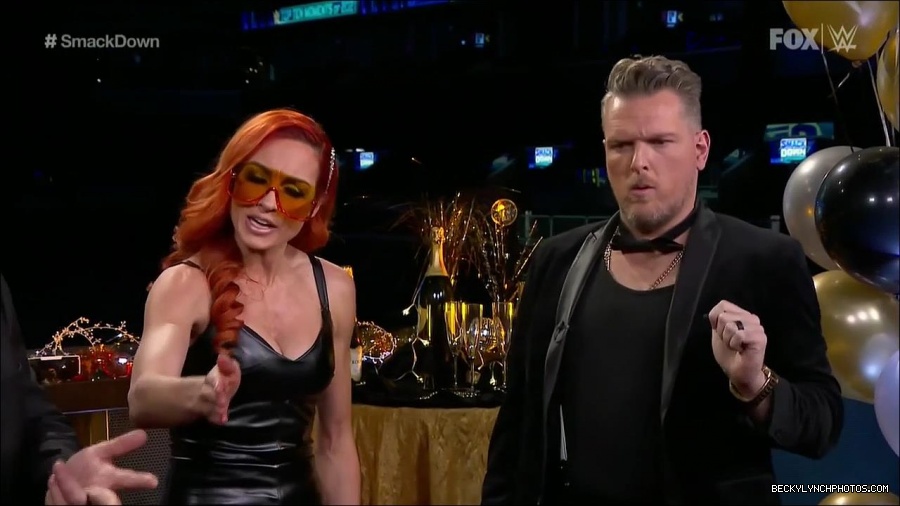 WWE_Friday_Night_SmackDown_2021_12_31_WWE_s_Top_Ten_Moments_Of_2021_720p_HDTV_x264-NWCHD_mp4_005262163.jpg
