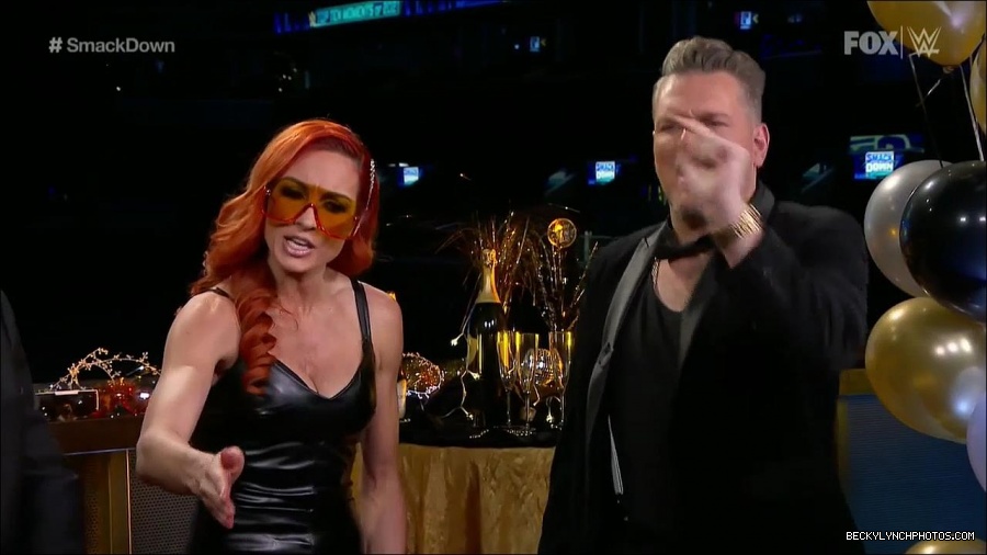WWE_Friday_Night_SmackDown_2021_12_31_WWE_s_Top_Ten_Moments_Of_2021_720p_HDTV_x264-NWCHD_mp4_005262563.jpg