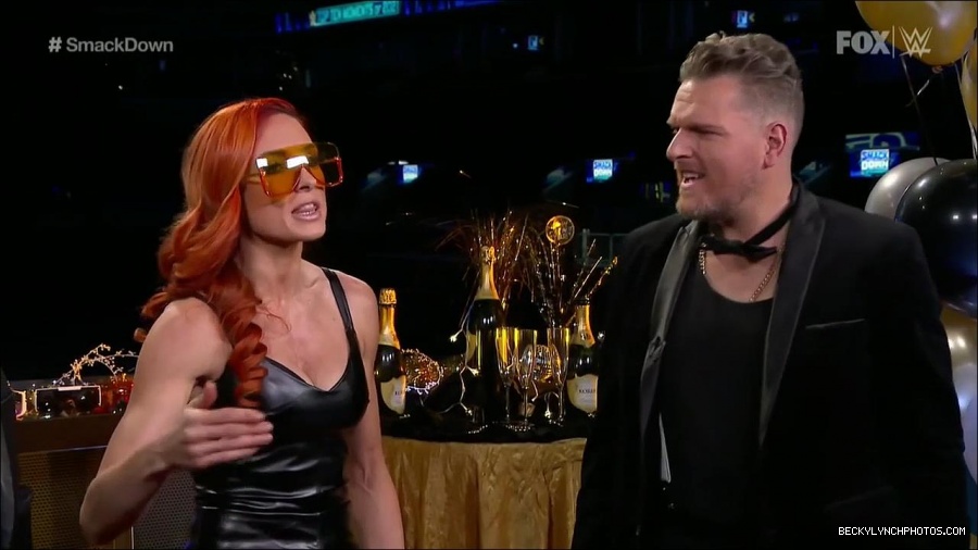 WWE_Friday_Night_SmackDown_2021_12_31_WWE_s_Top_Ten_Moments_Of_2021_720p_HDTV_x264-NWCHD_mp4_005263364.jpg