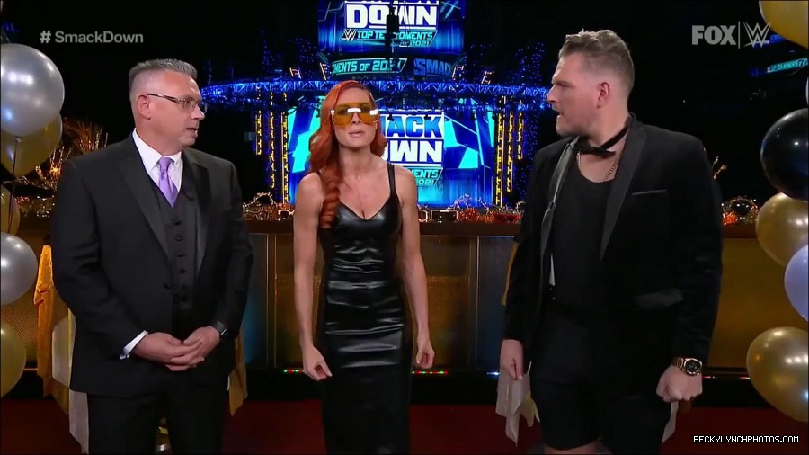 WWE_Friday_Night_SmackDown_2021_12_31_WWE_s_Top_Ten_Moments_Of_2021_720p_HDTV_x264-NWCHD_mp4_005264966.jpg