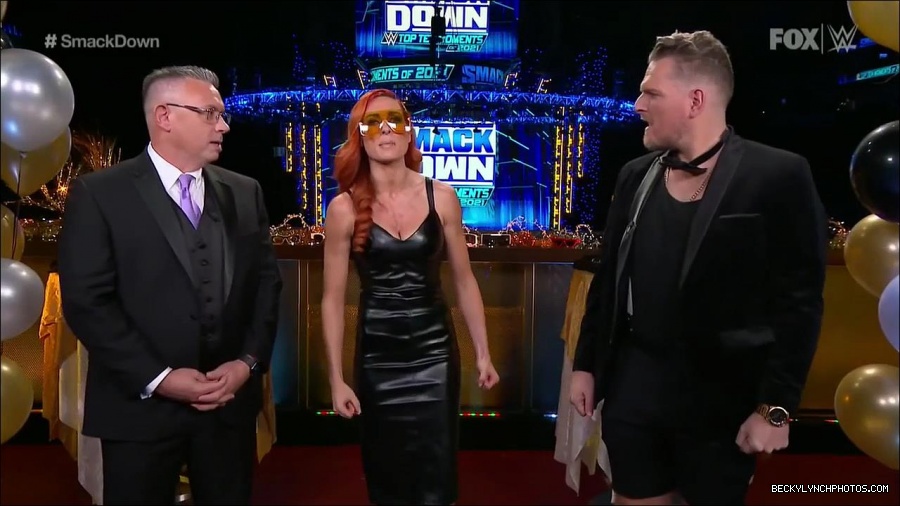 WWE_Friday_Night_SmackDown_2021_12_31_WWE_s_Top_Ten_Moments_Of_2021_720p_HDTV_x264-NWCHD_mp4_005265366.jpg