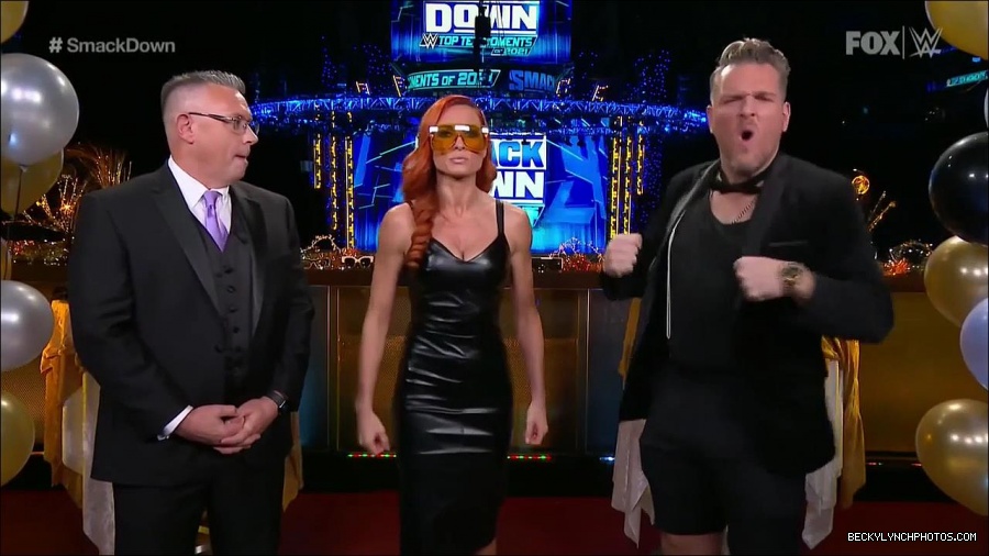 WWE_Friday_Night_SmackDown_2021_12_31_WWE_s_Top_Ten_Moments_Of_2021_720p_HDTV_x264-NWCHD_mp4_005267368.jpg