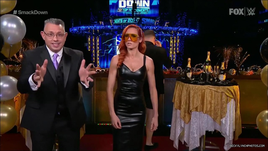 WWE_Friday_Night_SmackDown_2021_12_31_WWE_s_Top_Ten_Moments_Of_2021_720p_HDTV_x264-NWCHD_mp4_005272173.jpg