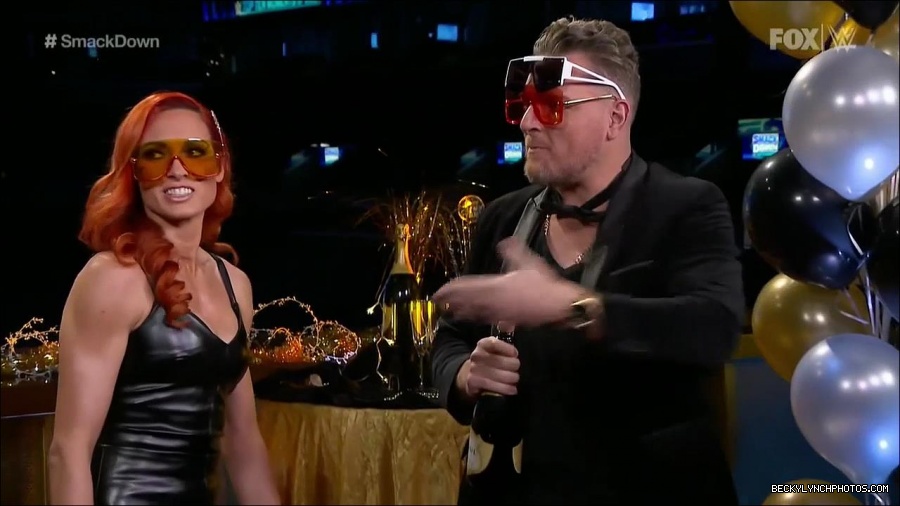 WWE_Friday_Night_SmackDown_2021_12_31_WWE_s_Top_Ten_Moments_Of_2021_720p_HDTV_x264-NWCHD_mp4_005279780.jpg