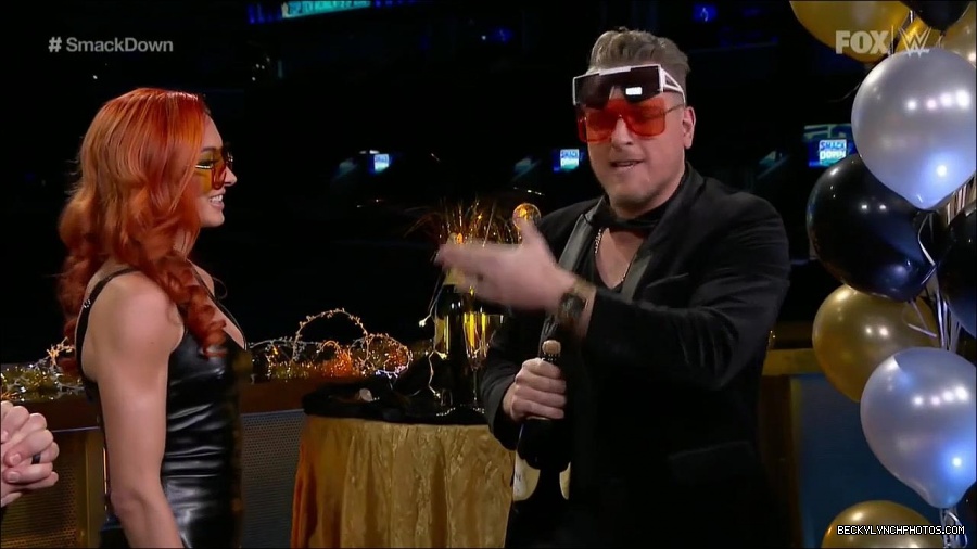 WWE_Friday_Night_SmackDown_2021_12_31_WWE_s_Top_Ten_Moments_Of_2021_720p_HDTV_x264-NWCHD_mp4_005280581.jpg