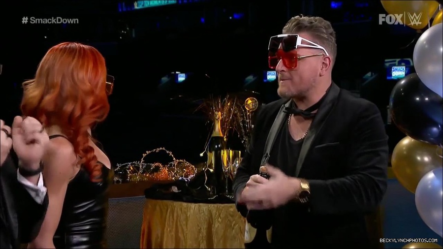 WWE_Friday_Night_SmackDown_2021_12_31_WWE_s_Top_Ten_Moments_Of_2021_720p_HDTV_x264-NWCHD_mp4_005281782.jpg