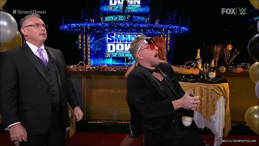 WWE_Friday_Night_SmackDown_2021_12_31_WWE_s_Top_Ten_Moments_Of_2021_720p_HDTV_x264-NWCHD_mp4_005284585.jpg