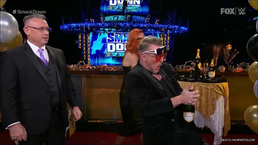 WWE_Friday_Night_SmackDown_2021_12_31_WWE_s_Top_Ten_Moments_Of_2021_720p_HDTV_x264-NWCHD_mp4_005284986.jpg