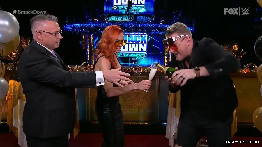 WWE_Friday_Night_SmackDown_2021_12_31_WWE_s_Top_Ten_Moments_Of_2021_720p_HDTV_x264-NWCHD_mp4_005288589.jpg