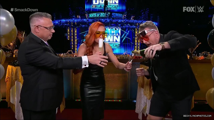 WWE_Friday_Night_SmackDown_2021_12_31_WWE_s_Top_Ten_Moments_Of_2021_720p_HDTV_x264-NWCHD_mp4_005290191.jpg