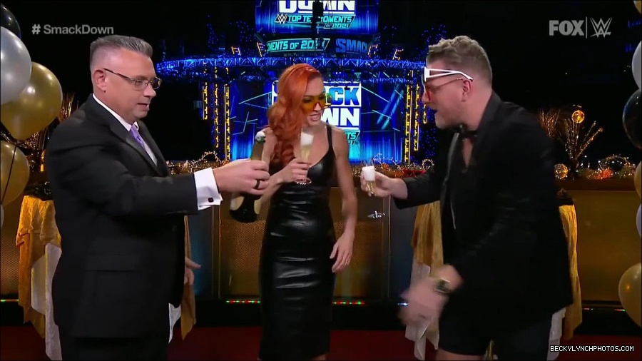 WWE_Friday_Night_SmackDown_2021_12_31_WWE_s_Top_Ten_Moments_Of_2021_720p_HDTV_x264-NWCHD_mp4_005293794.jpg