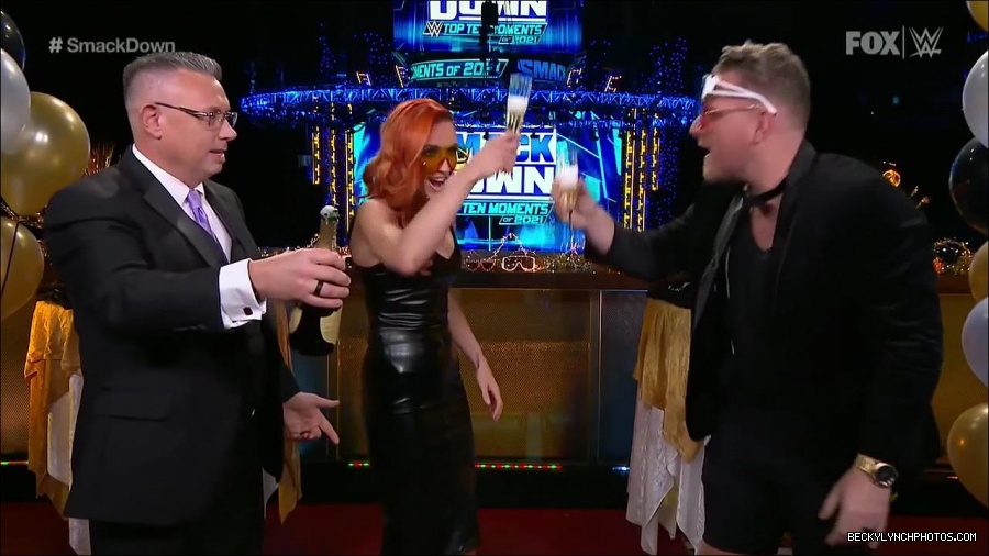 WWE_Friday_Night_SmackDown_2021_12_31_WWE_s_Top_Ten_Moments_Of_2021_720p_HDTV_x264-NWCHD_mp4_005294595.jpg