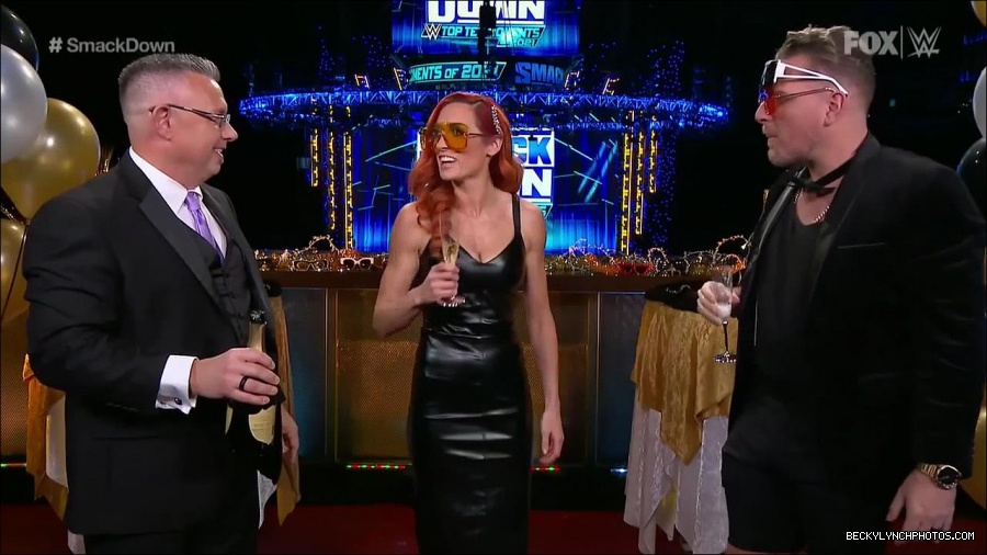 WWE_Friday_Night_SmackDown_2021_12_31_WWE_s_Top_Ten_Moments_Of_2021_720p_HDTV_x264-NWCHD_mp4_005297798.jpg