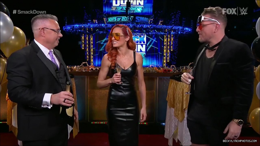WWE_Friday_Night_SmackDown_2021_12_31_WWE_s_Top_Ten_Moments_Of_2021_720p_HDTV_x264-NWCHD_mp4_005298199.jpg