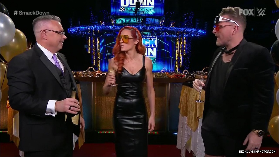 WWE_Friday_Night_SmackDown_2021_12_31_WWE_s_Top_Ten_Moments_Of_2021_720p_HDTV_x264-NWCHD_mp4_005298599.jpg