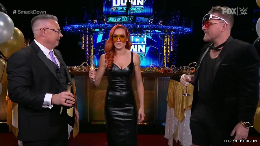 WWE_Friday_Night_SmackDown_2021_12_31_WWE_s_Top_Ten_Moments_Of_2021_720p_HDTV_x264-NWCHD_mp4_005299000.jpg