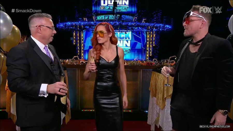 WWE_Friday_Night_SmackDown_2021_12_31_WWE_s_Top_Ten_Moments_Of_2021_720p_HDTV_x264-NWCHD_mp4_005299400.jpg