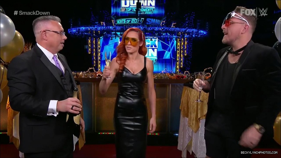 WWE_Friday_Night_SmackDown_2021_12_31_WWE_s_Top_Ten_Moments_Of_2021_720p_HDTV_x264-NWCHD_mp4_005299800.jpg