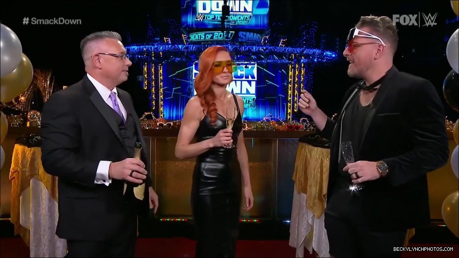 WWE_Friday_Night_SmackDown_2021_12_31_WWE_s_Top_Ten_Moments_Of_2021_720p_HDTV_x264-NWCHD_mp4_005301402.jpg