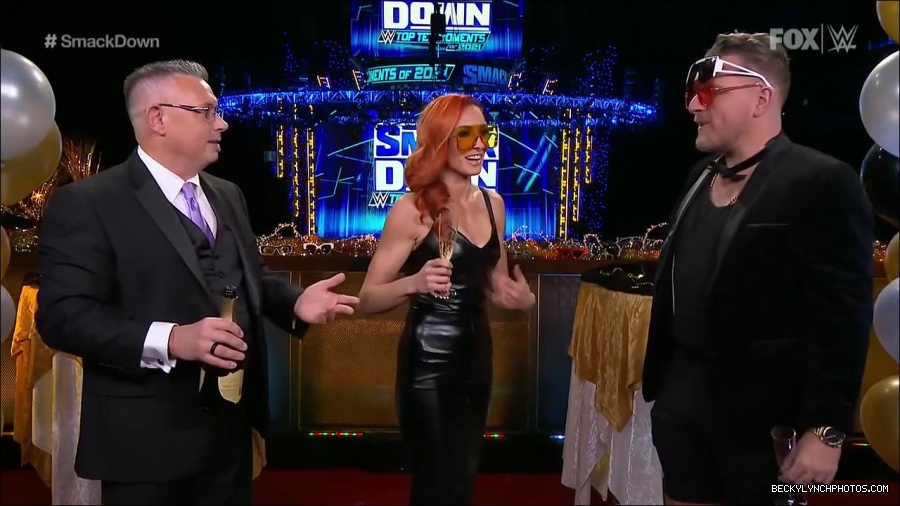 WWE_Friday_Night_SmackDown_2021_12_31_WWE_s_Top_Ten_Moments_Of_2021_720p_HDTV_x264-NWCHD_mp4_005303804.jpg
