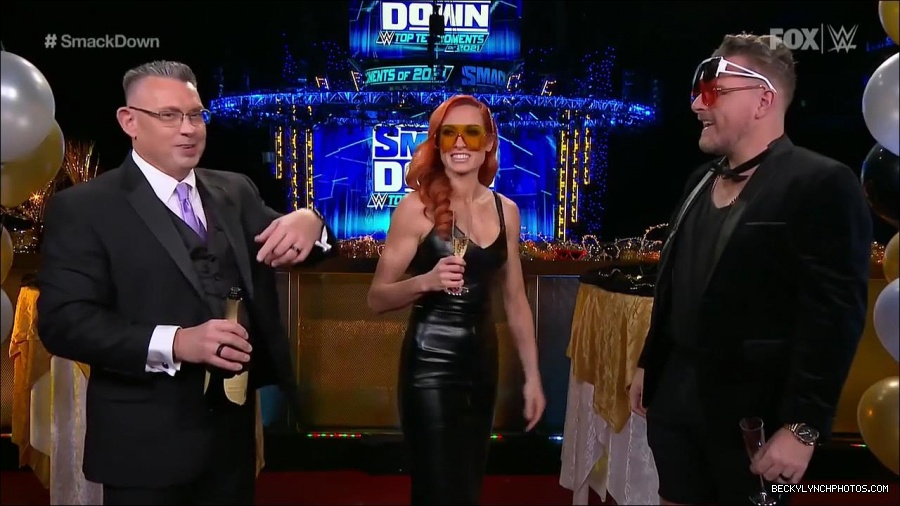 WWE_Friday_Night_SmackDown_2021_12_31_WWE_s_Top_Ten_Moments_Of_2021_720p_HDTV_x264-NWCHD_mp4_005305006.jpg