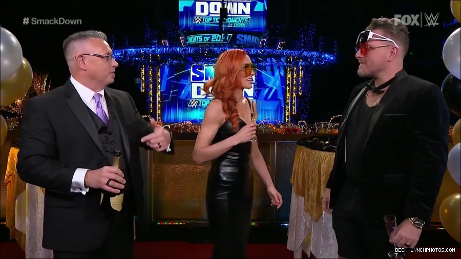 WWE_Friday_Night_SmackDown_2021_12_31_WWE_s_Top_Ten_Moments_Of_2021_720p_HDTV_x264-NWCHD_mp4_005305806.jpg