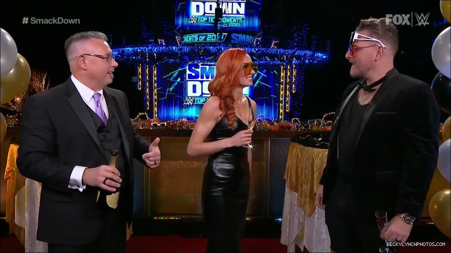 WWE_Friday_Night_SmackDown_2021_12_31_WWE_s_Top_Ten_Moments_Of_2021_720p_HDTV_x264-NWCHD_mp4_005306207.jpg