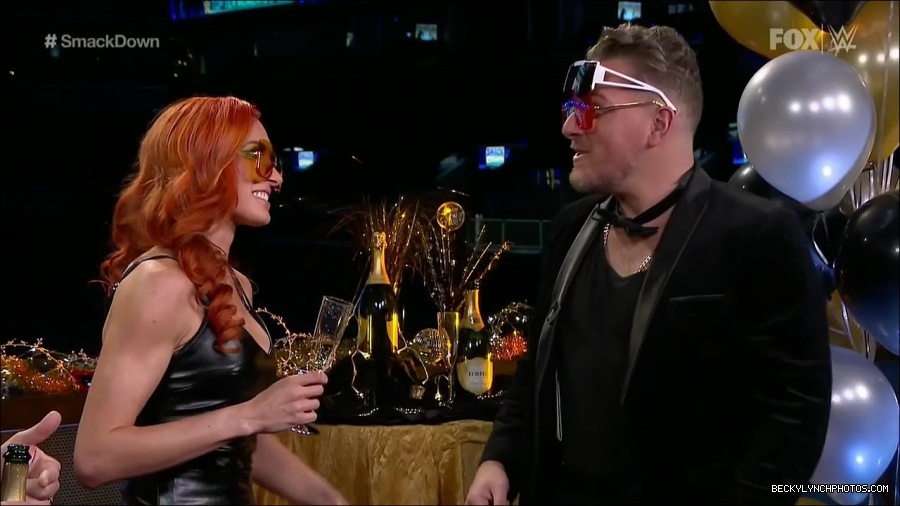 WWE_Friday_Night_SmackDown_2021_12_31_WWE_s_Top_Ten_Moments_Of_2021_720p_HDTV_x264-NWCHD_mp4_005307408.jpg