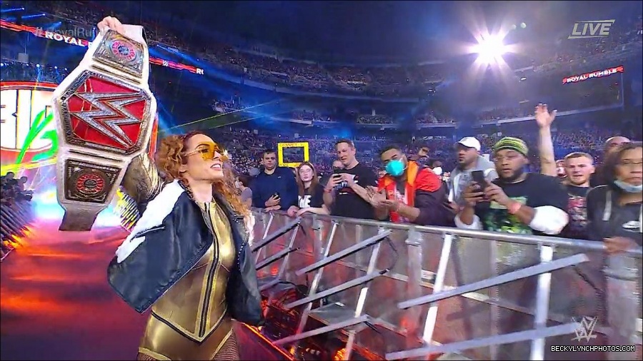 WWE_Royal_Rumble_2022_720p_WEB_h264-HEEL_mp4_006448711.jpg
