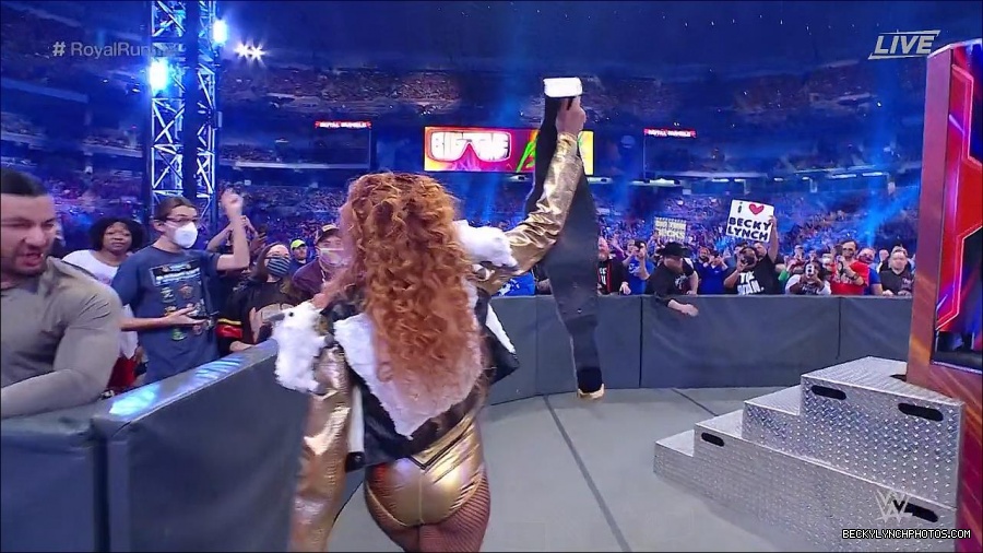WWE_Royal_Rumble_2022_720p_WEB_h264-HEEL_mp4_006459111.jpg