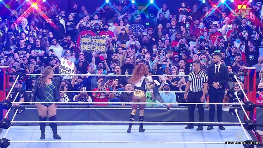 WWE_Royal_Rumble_2022_720p_WEB_h264-HEEL_mp4_006484711.jpg