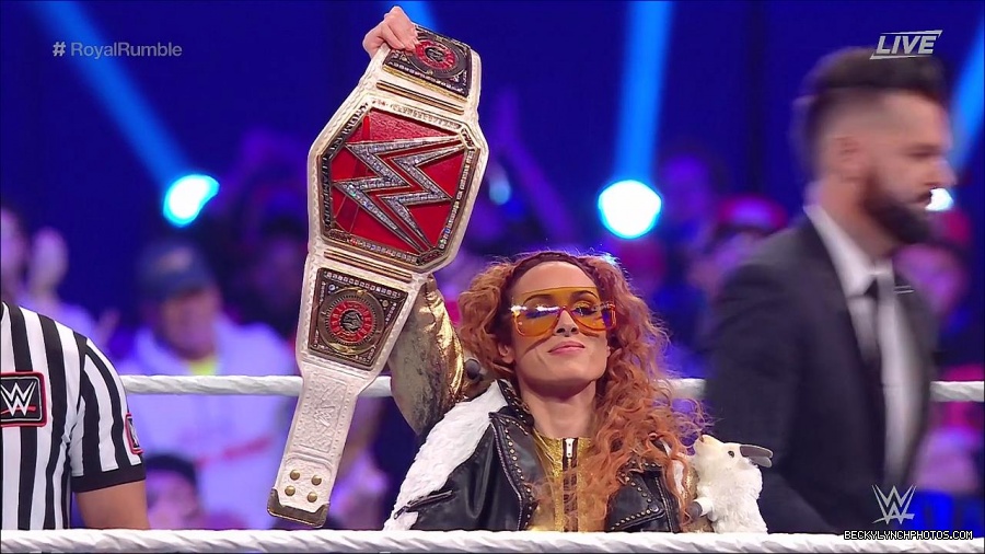 WWE_Royal_Rumble_2022_720p_WEB_h264-HEEL_mp4_006539111.jpg